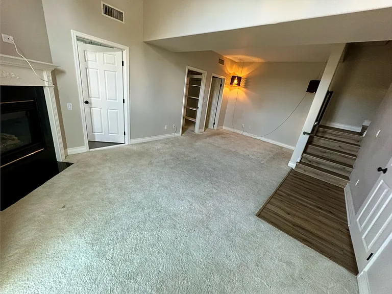 1253 Granville Ave #5 — Photo 6