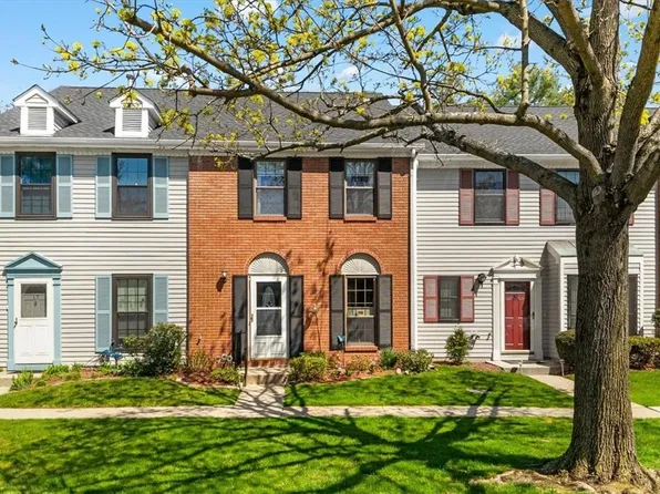 18 Winterberry Court, Peekskill, NY 10566