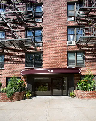 Sold by Dwelling Homes | media 17