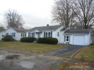1020 W Poplar St, Mascoutah, IL