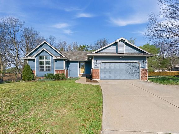 3rd image of 251 N Prairie Creek Ct