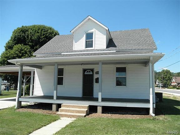 2nd image of 221 N Olive St