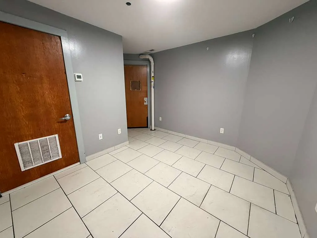 Studio, $1,200 — Photo 2