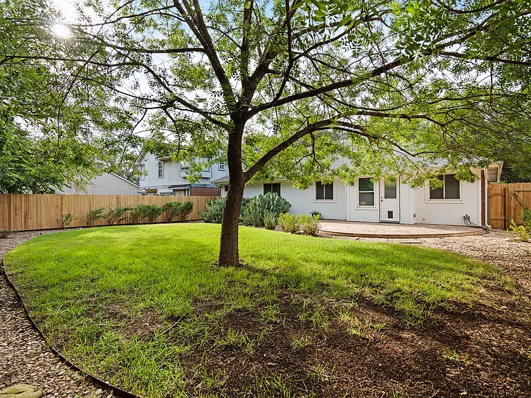 11550 Gun Fight Ln — Photo 35