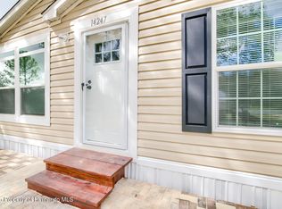 14247 Hurricane Dr, Weeki Wachee, FL 34614