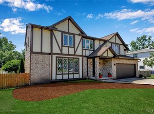 20 Woodstock Rd, Grand Island, NY 14072