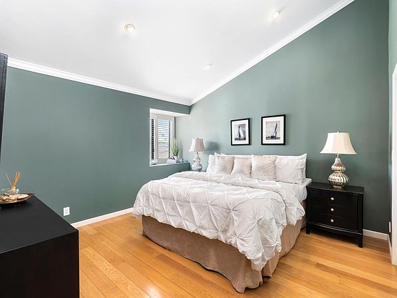 3rd image of 1044 20th St APT N