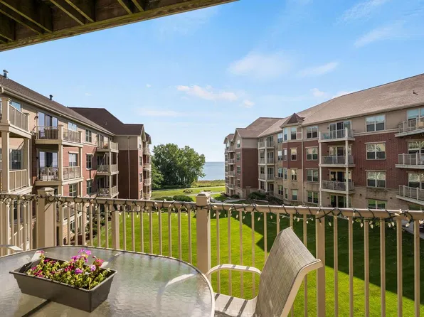 4120 S Lake DRIVE #351, Saint Francis, WI 53235