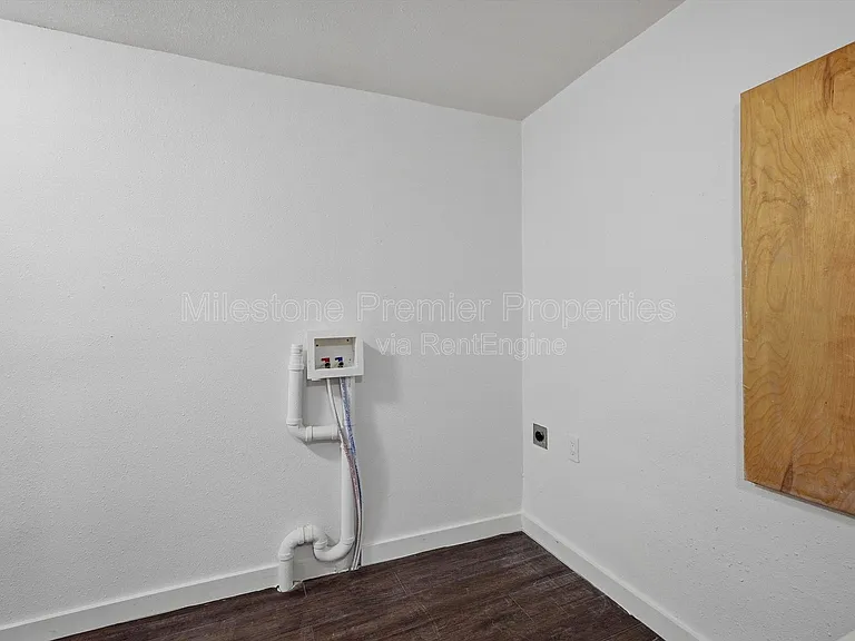 1008 W Morgan St — Photo 15