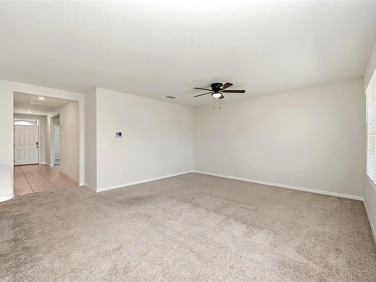 2725 Dumont Ln — Photo 7