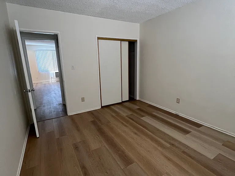 8415 Amigo Ave #6 — Photo 10