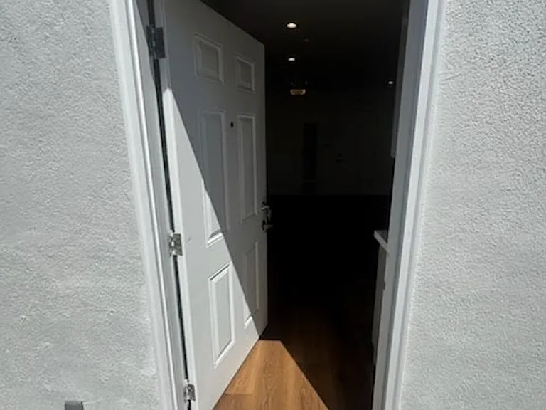 1160 Manhattan Beach Blvd — Photo 12