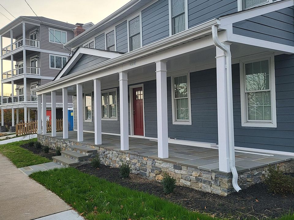 Front Porch for 1st Floor. Private entrance