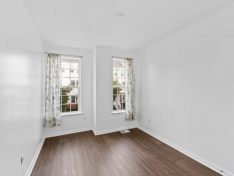 147 Wesmont Dr — Photo 17