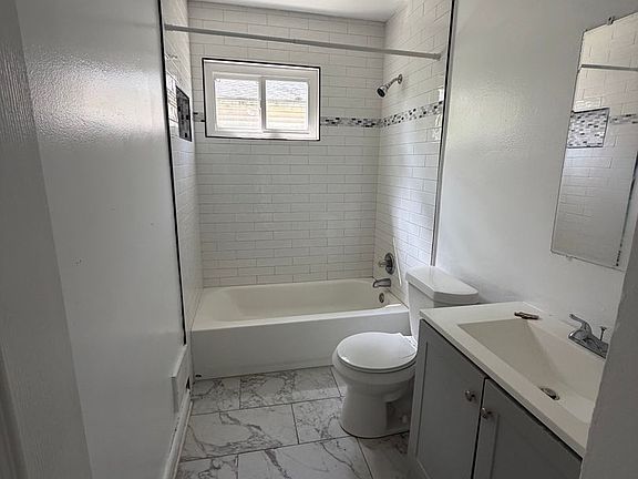 5th image of 8702 Maxwell Ave