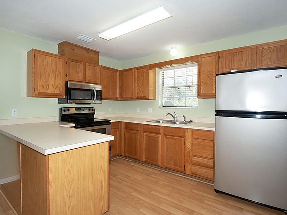 3rd image of 9281 W Sleepyoak Ct