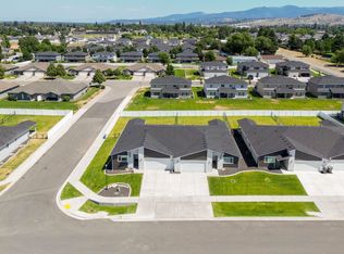 1212 N Coach Dr, Greenacres, WA 99016