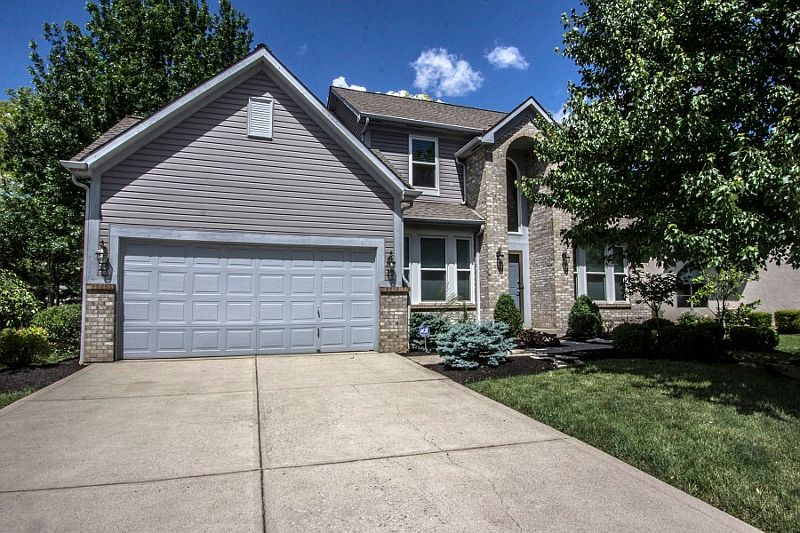 1st image of 703 Blossom Ln