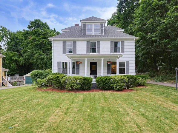 78 Franklin St, Wrentham, MA 02093