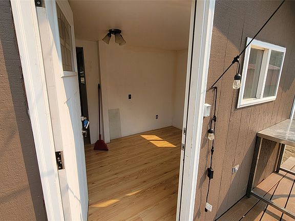 4th image of 71 Meadow Park Drive