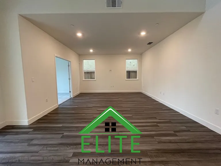 5742 Harveston Way — Photo 9