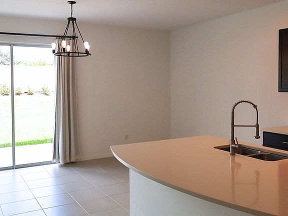 3rd image of 6262 Willowside Dr