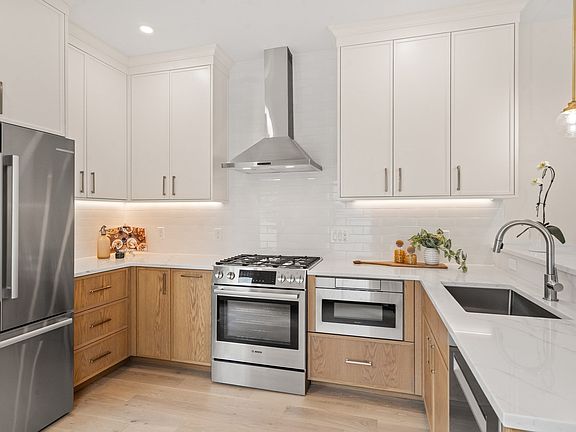 2nd image of 326 Lowell St #2