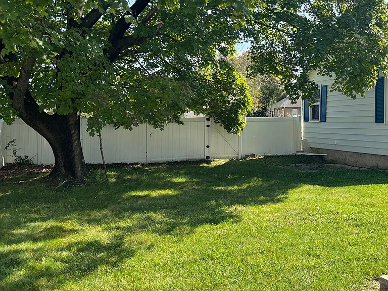 230 Laurel Ave — Photo 29