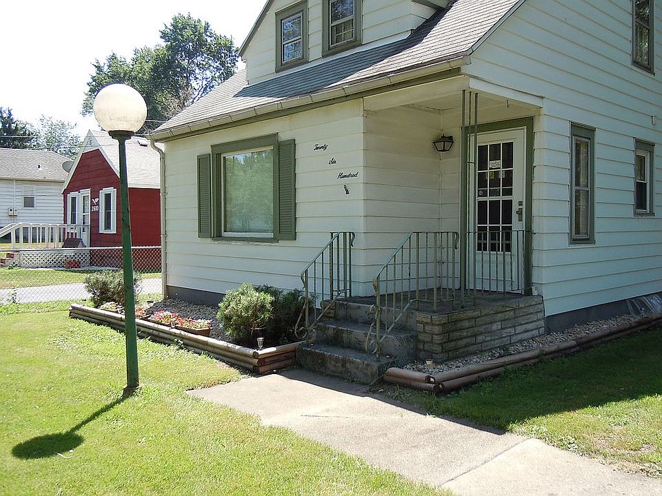 1st image of 2600 Fairbanks St