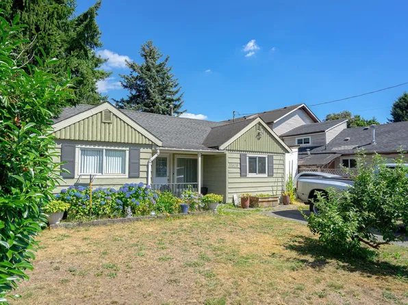 11618 203rd St, Maple Ridge, BC V2X 4T9