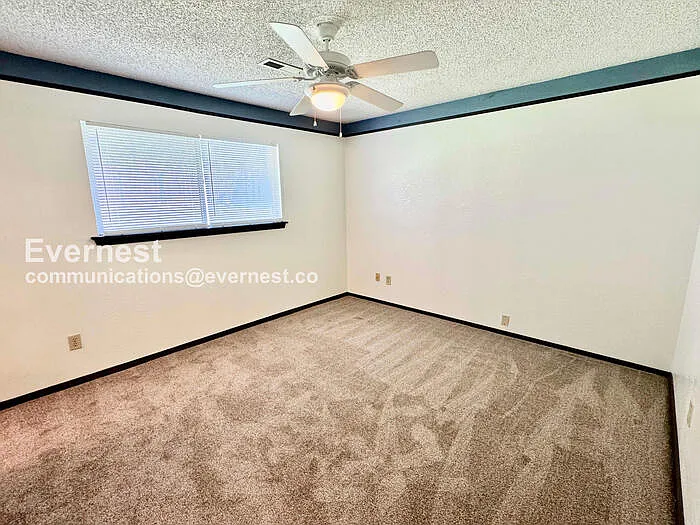 4325 S Ash Ave — Photo 11