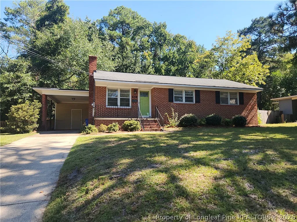 3 bed, 1.5 bath, 1143 sqft, $1,300 — Photo 1