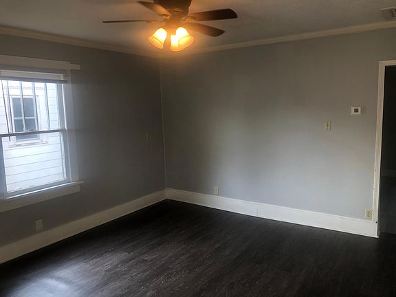 3rd image of 1125 W Marsh St