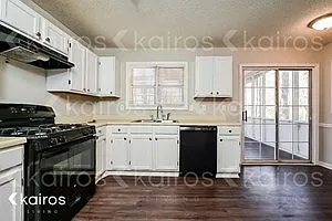 835 Ashley Ln — Photo 5