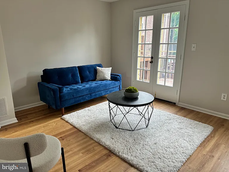 4847 Chevy Chase Dr #172 — Photo 2