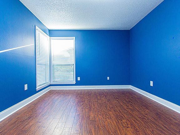 5th image of 606 Grenadine Ct N Unit 606