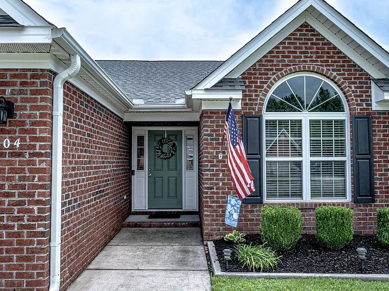 104 Jubilee Pl — Photo 2