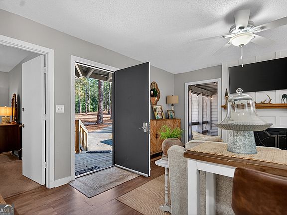 5th image of 2243 Maple Ln