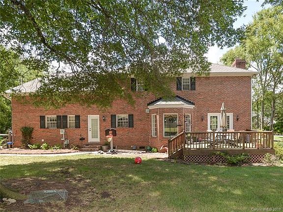 3rd image of 1816 Shorewood Dr