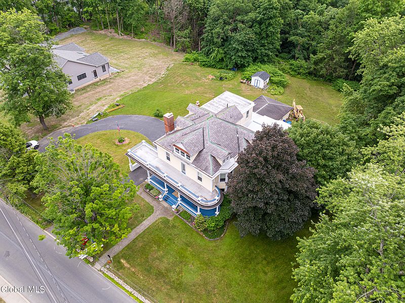 3rd image of 110 Green Avenue