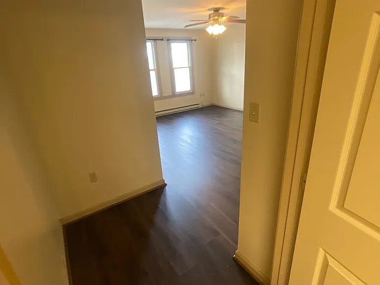29 McCulloh St — Photo 6