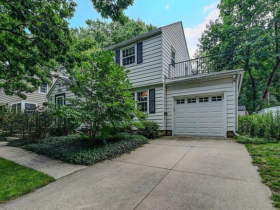 3rd image of 4141 Iroquois Dr