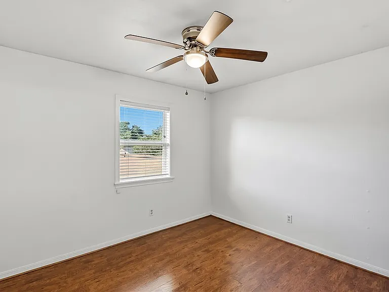 1521 Hawk Tree Dr — Photo 15