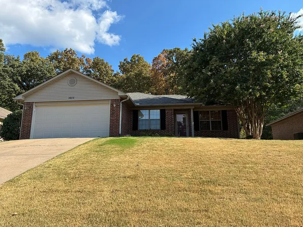 1605 Appalachain Dr, Conway, AR 72034