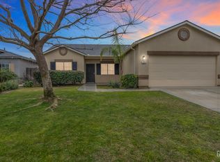215 Dagenham Ct, Bakersfield, CA 93307