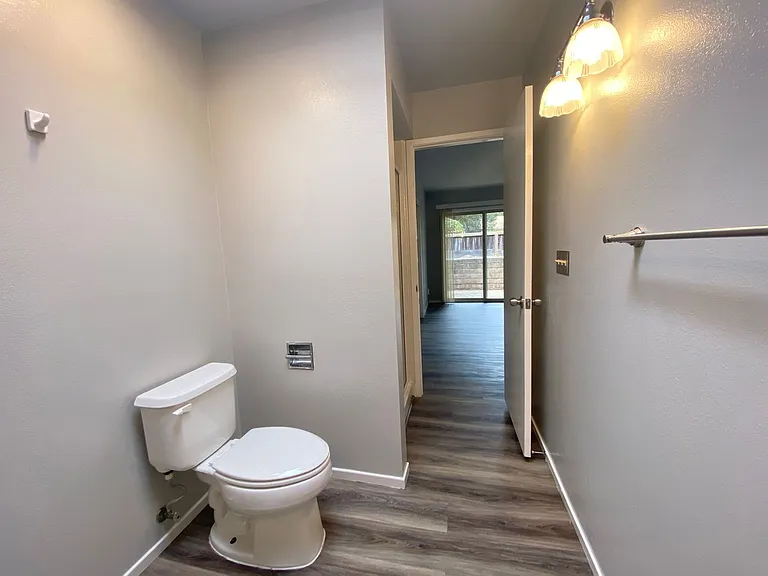 4 Montsalas Dr — Photo 19