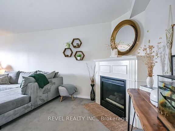 5th image of 36 Athabaska Rd
