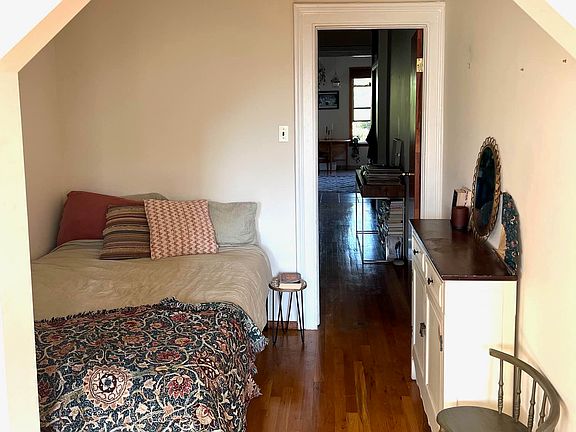 4th image of 598 Humboldt St #3L