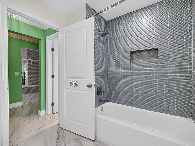 2101 SE Bisbee St — Photo 23