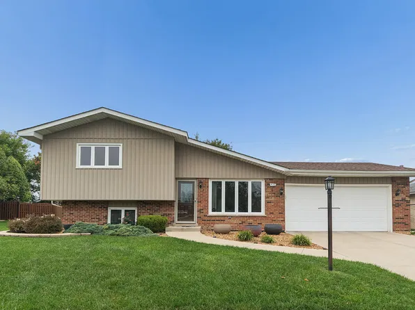6148 La Grande Ct, Oak Forest, IL 60452